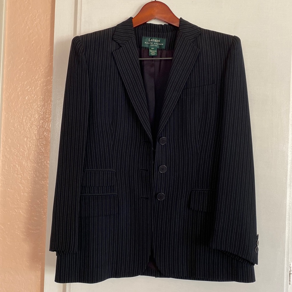 Dark navy strip Suit 100% silk. Ralph Lauren